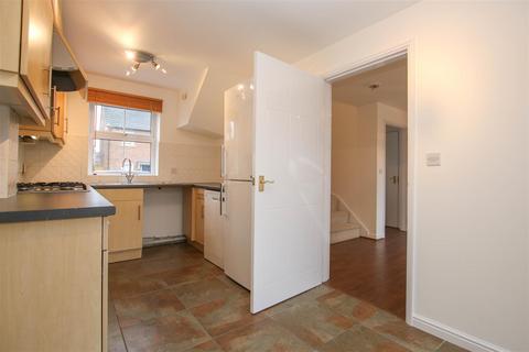 2 bedroom end of terrace house to rent, Arncott Way, Aylesbury HP19