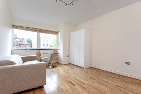 Studio to rent, Sudbrooke Road London SW12