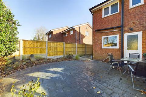 3 bedroom detached house to rent, Carmel Close, Callands, Warrington