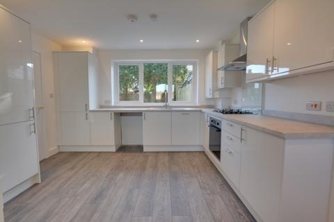 6 Briar Close, Crawley, RH11 7TH