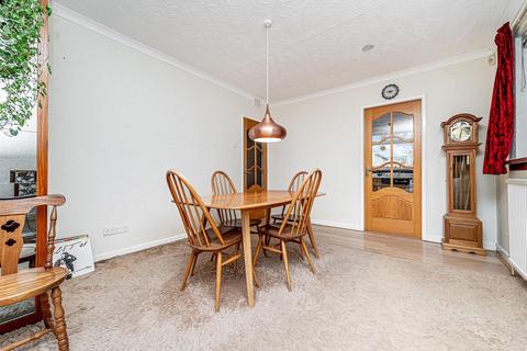 63 Greycraigs, Cairneyhill, Dunfermline, KY12 8XN