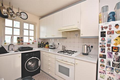 2 bedroom terraced house for sale, Holkham Avenue, South Woodham Ferrers