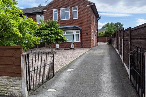 3 bedroom terraced house for sale, St. Kildas Avenue, Droylsden