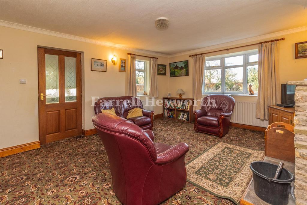 Lounge image 2