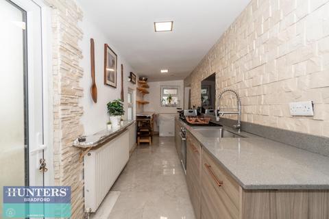 8 bedroom end of terrace house for sale, REF SR - Woodview Terrace, Bradford, West Yorkshire, BD8 7AH