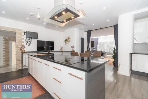 undefined, Woodview Terrace, Bradford, West Yorkshire, BD8 7AH