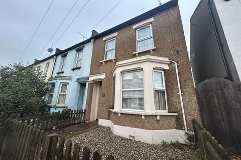 3 bedroom terraced house for sale, 3 bedroom Terraced House in Southend on Sea