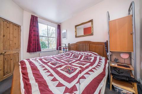 1 bedroom flat for sale, Ellerton Road, Surbiton KT6