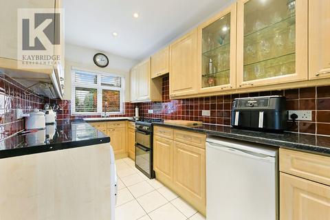 22 Salisbury Road, Worcester Park, KT4 7DG