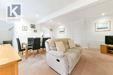 22 Salisbury Road, Worcester Park, KT4 7DG