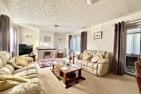 4 Hawkridge, Northampton, NN4 9YP