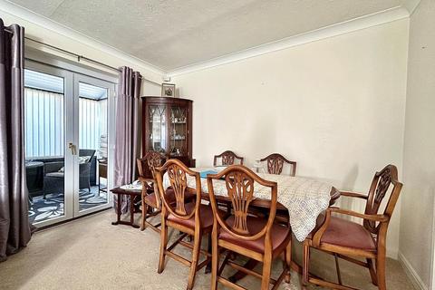4 Hawkridge, Northampton, NN4 9YP