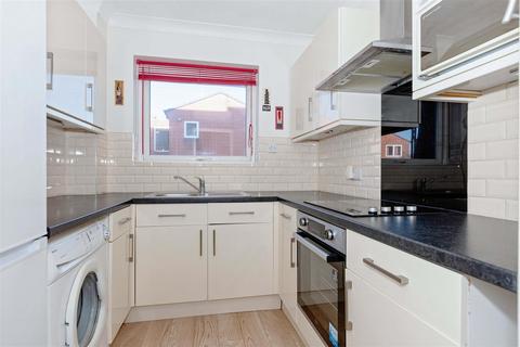 1 bedroom flat for sale, Heene Road, Worthing