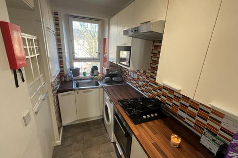 2 bedroom flat to rent, Earl Street, Scotstoun, Glasgow, G14