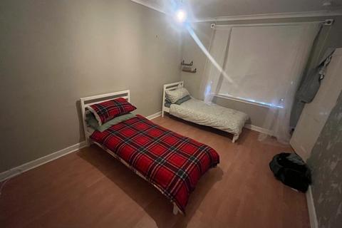 2 bedroom flat to rent, Earl Street, Scotstoun, Glasgow, G14