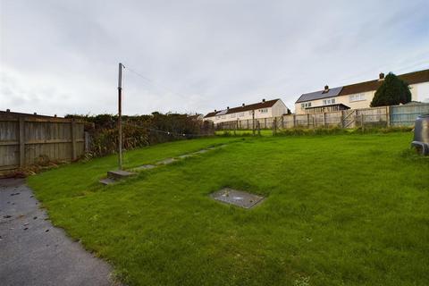 3 bedroom semi-detached house for sale, 24 Delapoer Drive, Haverfordwest