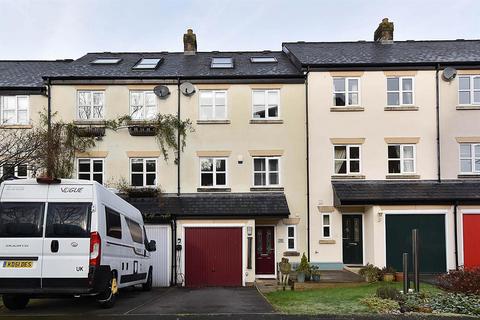 3 bedroom townhouse for sale, Dyers Court, Bollington