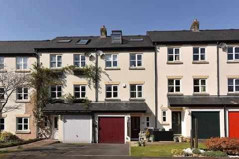 3 bedroom townhouse for sale, Dyers Court, Bollington SK10 5GG