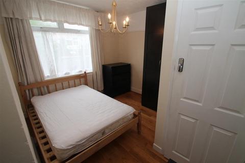 8 bedroom semi-detached house to rent, BPC00648 *STUDENT PROPERTY* Elmhurst Avenue, Eastville, Bristol, BS5