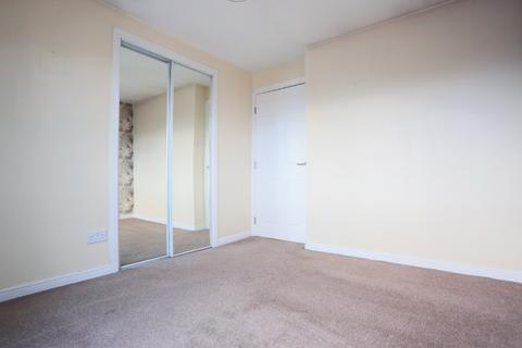 2 bedroom flat to rent, East Vennel, Alloa, Clackmannanshire, FK10