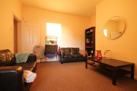 2 bedroom apartment to rent, Claremont Road, Spital Tongues