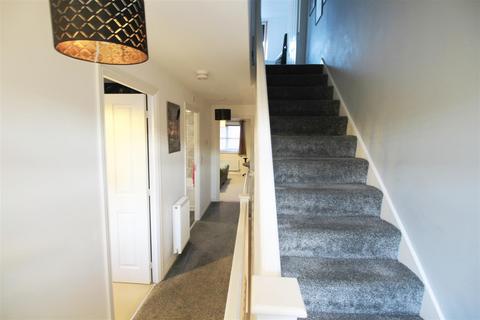 22 Admiral Way, Hyde, SK14 4TU