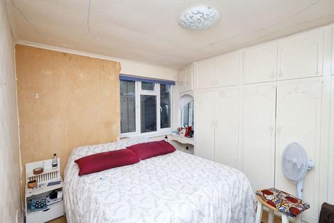 1 bedroom flat for sale, 174 Connell Crescent, Ealing, London, W5 3BP