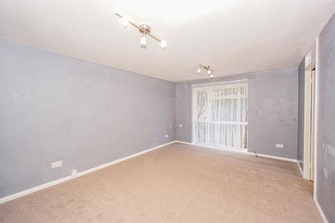 2 bedroom flat for sale, Brackendale, Hastings