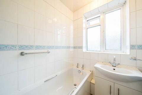 1 Rowan Close, London, SW16 5JD