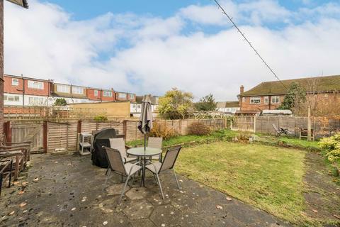 2 bedroom flat for sale, Rowan Close, London SW16