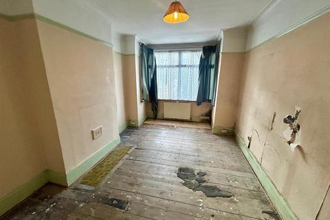 1 bedroom maisonette for sale, Hall Lane, London