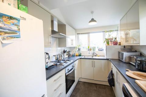 3 bedroom semi-detached house to rent, Woodlark Road, Cambridge