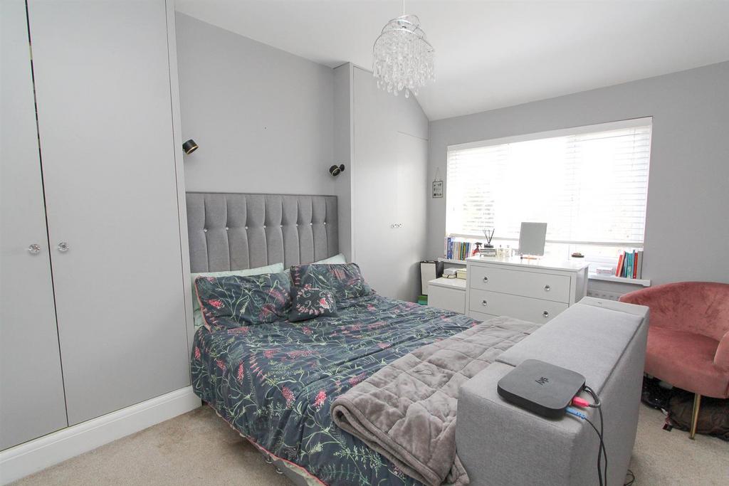 Bed 2.jpg