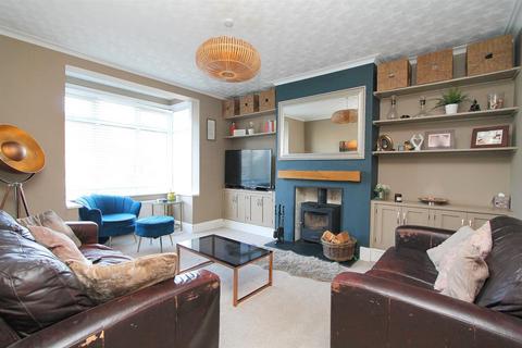 3 bedroom semi-detached house for sale, West Street, Carshalton SM5