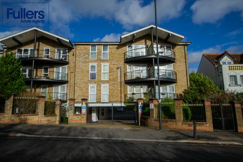 2 bedroom penthouse for sale, Aldermans Hill, London N13