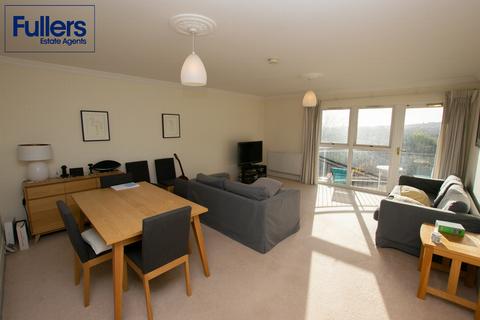 2 bedroom penthouse for sale, Aldermans Hill, London N13