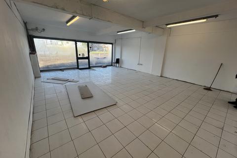 Property to rent, Yardley Wood Road, Birmingham B13