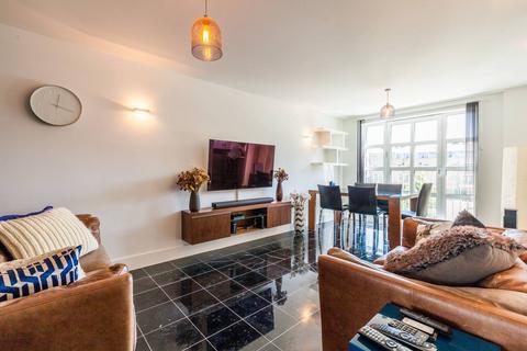 2 bedroom flat for sale, Eagle Works East, Quaker Street, Spitalfields, London, E1