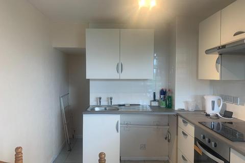 2 bedroom flat to rent, Grange Vale, Sutton SM2