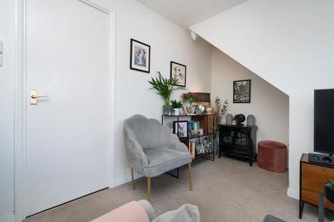 2 bedroom terraced house for sale, 39 Gilbertsoun Brig, Edinburgh EH15 2RP