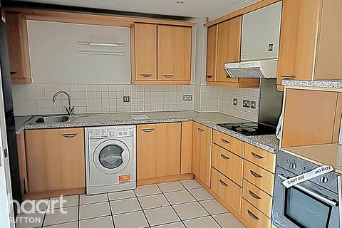 1 bedroom flat for sale, London Road, Kingston