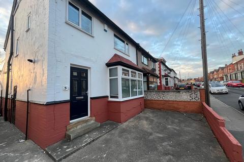 5 bedroom terraced house to rent, Hessle View, Leeds, West Yorkshire, LS6