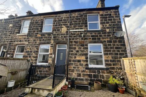 2 bedroom end of terrace house to rent, Jennetts Crescent, Otley, LS21 3EB