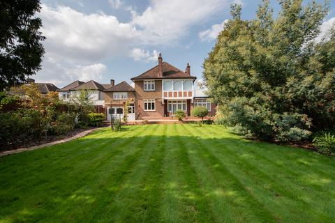 5 bedroom detached house to rent, Bourne Avenue, London N14