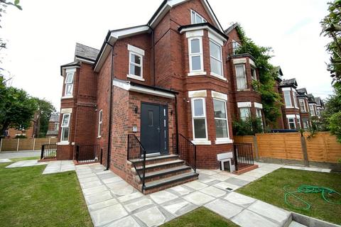 2 bedroom ground floor flat to rent, Salisbury Road, Chorlton