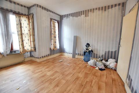 3 bedroom end of terrace house for sale, 2 Bingley Road, Stratford, London, E16 3JR