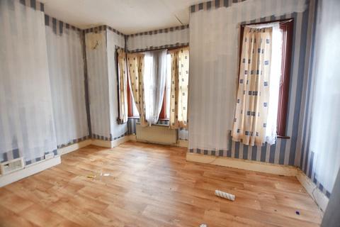 3 bedroom end of terrace house for sale, 2 Bingley Road, Stratford, London, E16 3JR