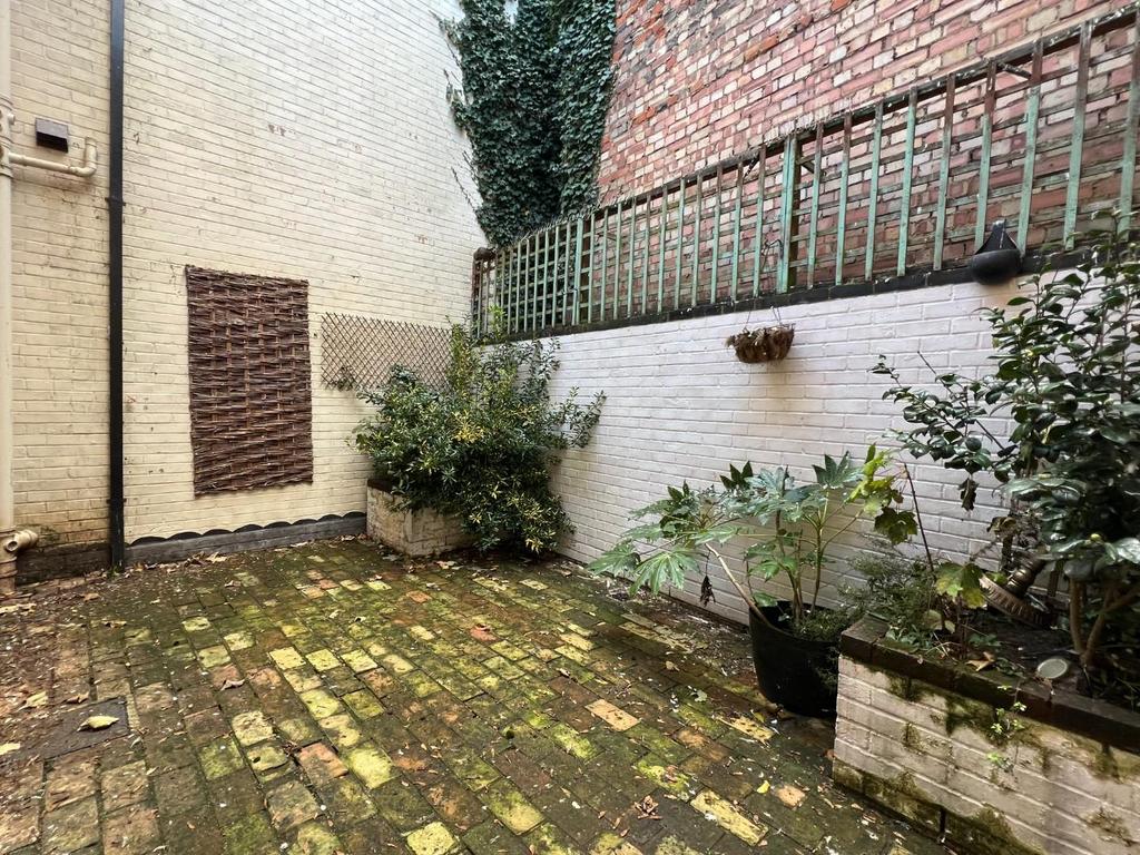 Courtyard Garden