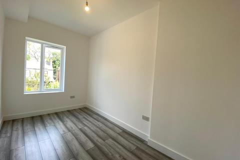 2 bedroom flat to rent, Salisbury Road, Chorlton