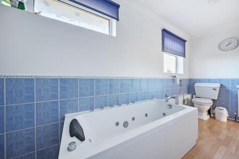 28 Clivedale Road, Woodley, Reading, RG5 3RD